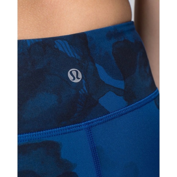 Lululemon Luxtreme Wunder Under Leggings Crops 2 - Picture 5 of 16